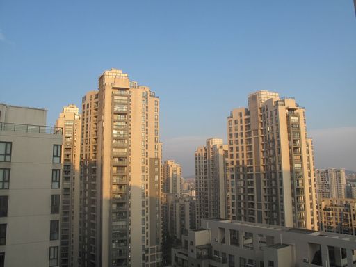 傍晚，彩虹城